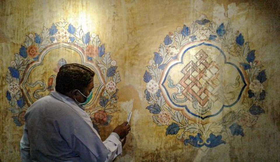 Exquisite Four Hundred Year Old Murals Rescued From Graffiti In Indian Palace Restoration | Alternative Fruit