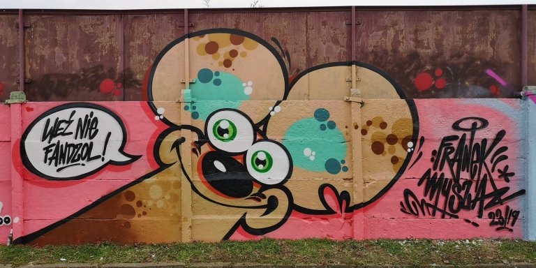 cartoon mouse street art